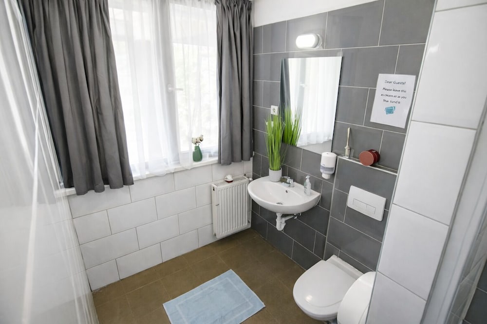 Absolut City Hostel Budapest 50/50