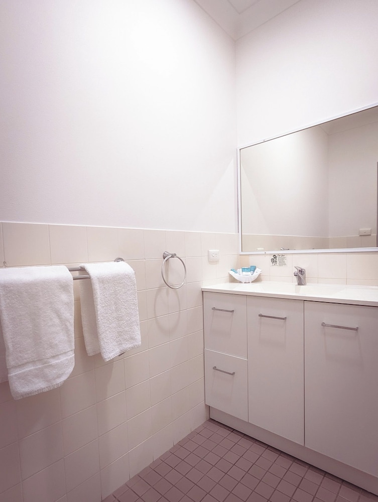 غرفة سوبيريور بسريرين منفصلين وسرير كينج، ISLAND PALMS MOTOR INN 3/3