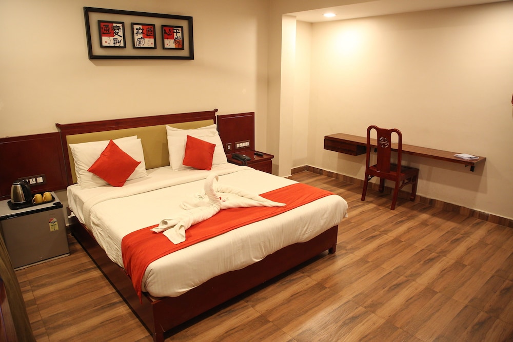 Oyo 14759 Hotel President 17/55