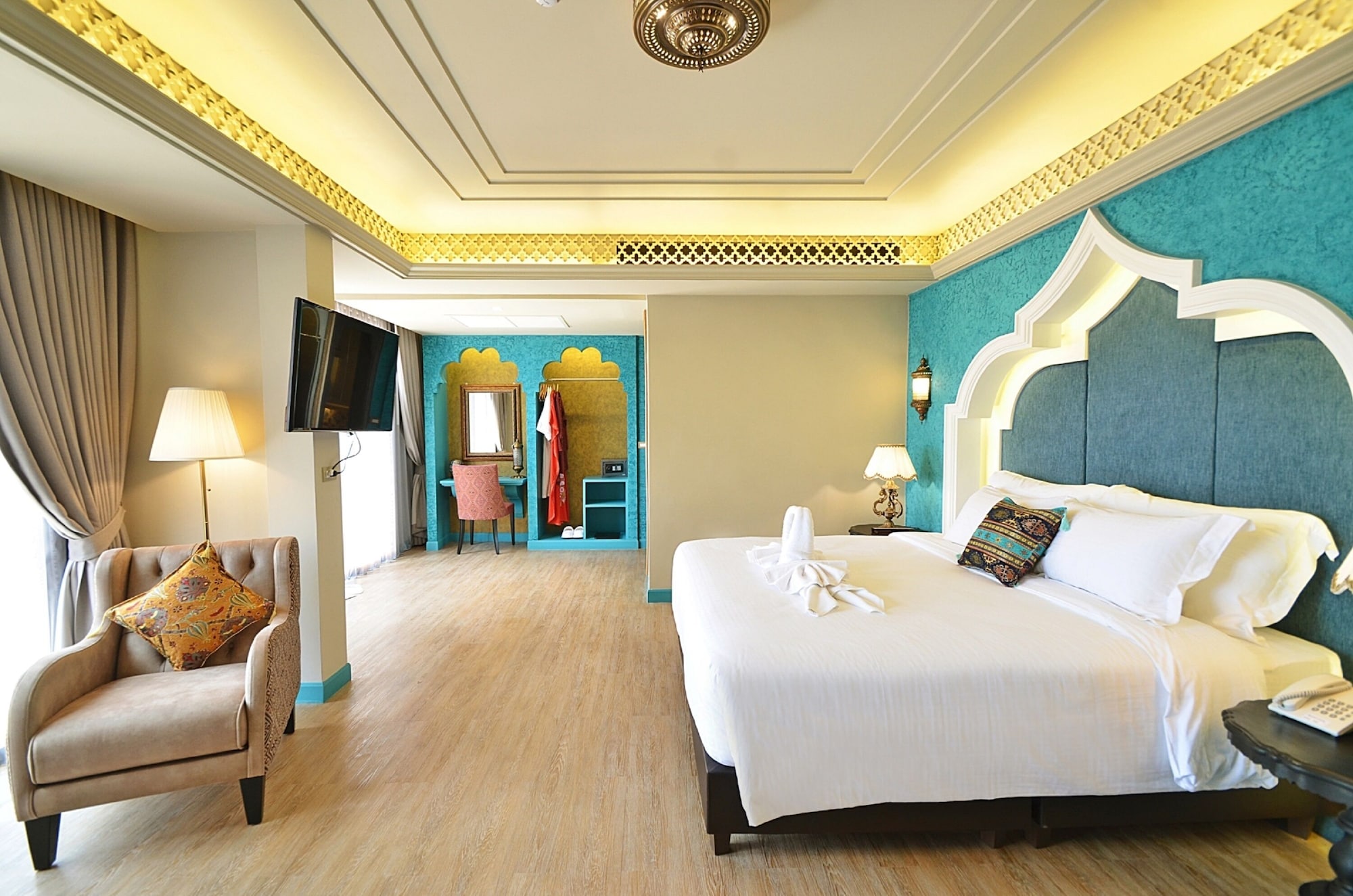AMMAN, JUNIOR SUITE, DOUBLE BED