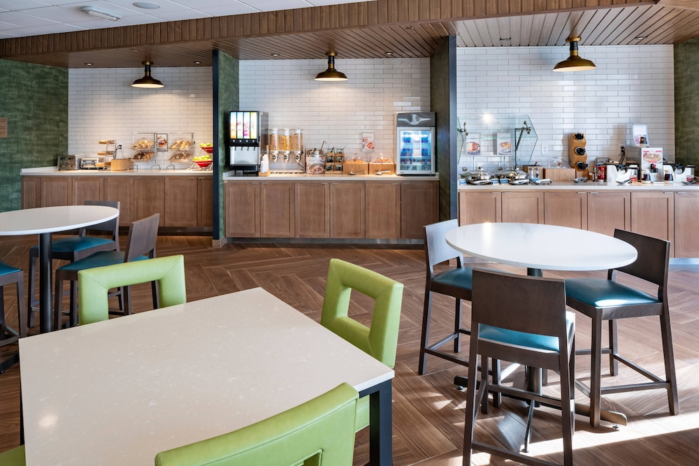Fairfield Inn and Suites by Marriott Las Vegas Northwest 36/45