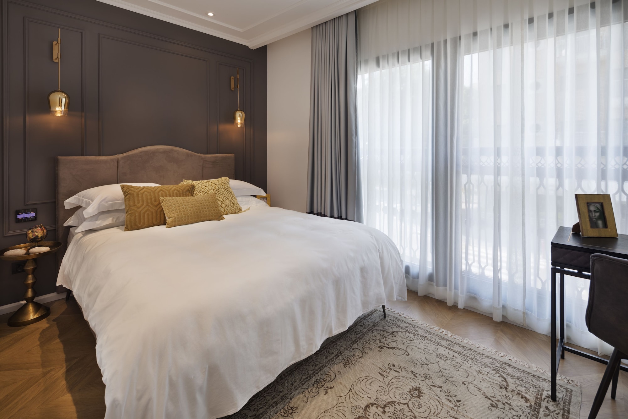 CLASSIC, QUEEN BED