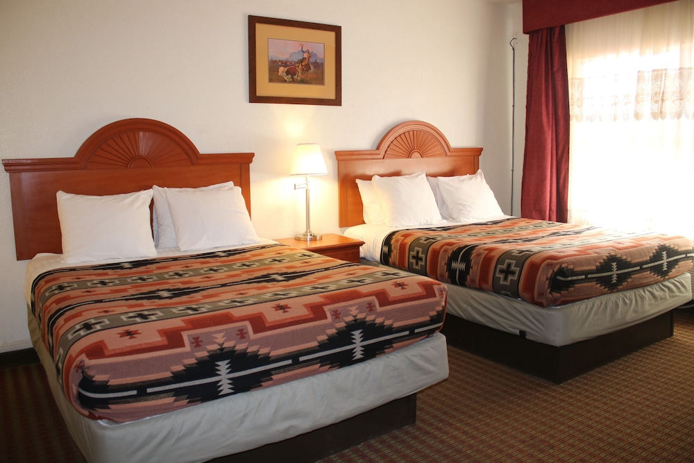 The Classic Desert Aire Hotel 10/34