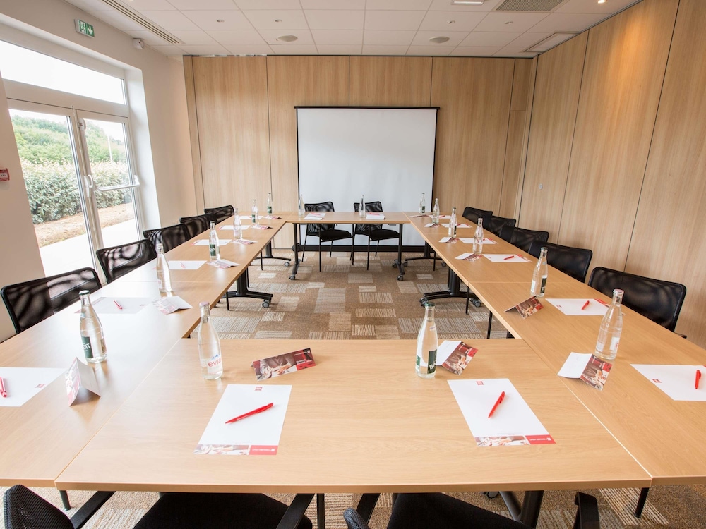IBIS CHERBOURG LA GLACERIE 65/77