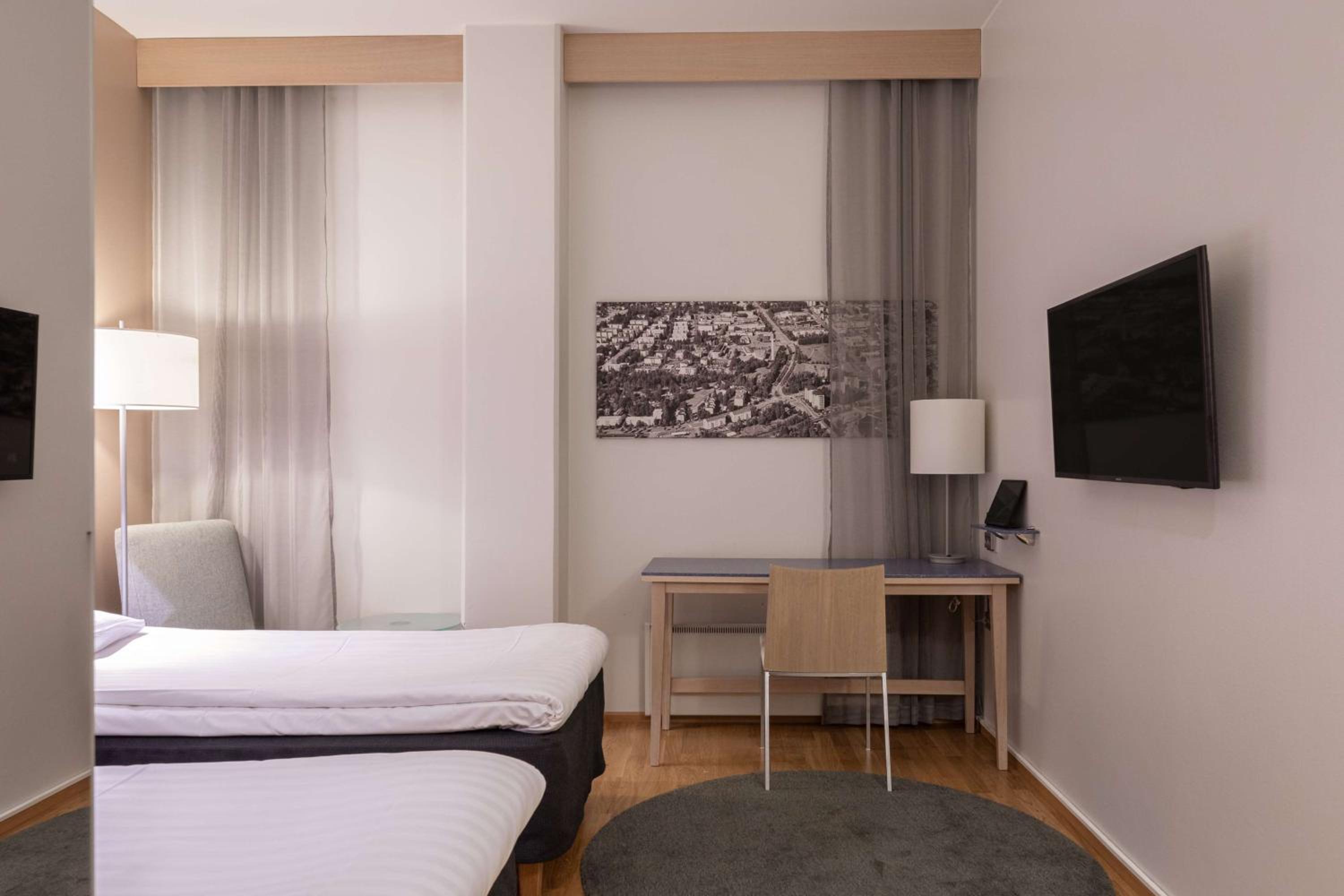 Economy, Twin Beds, No Window