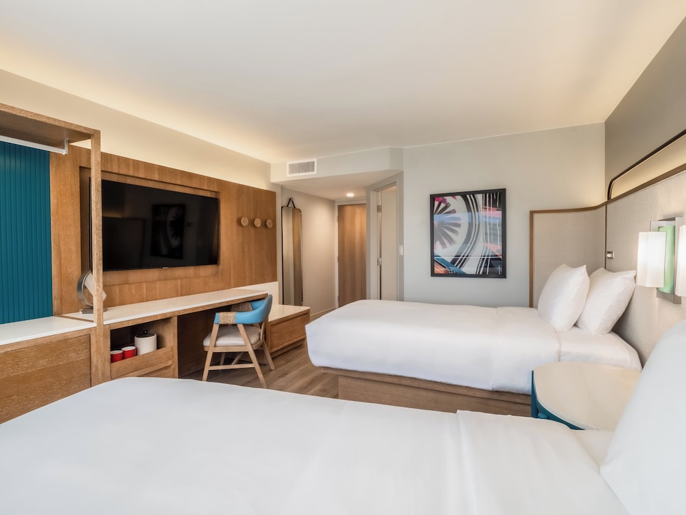 غرفة قياسية بسرير فردي، Crowne Plaza Resort Guam 3/10