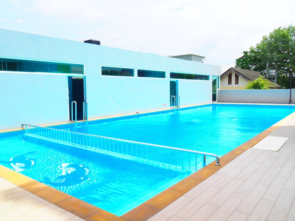 Blue Orchids Hotel 54/66