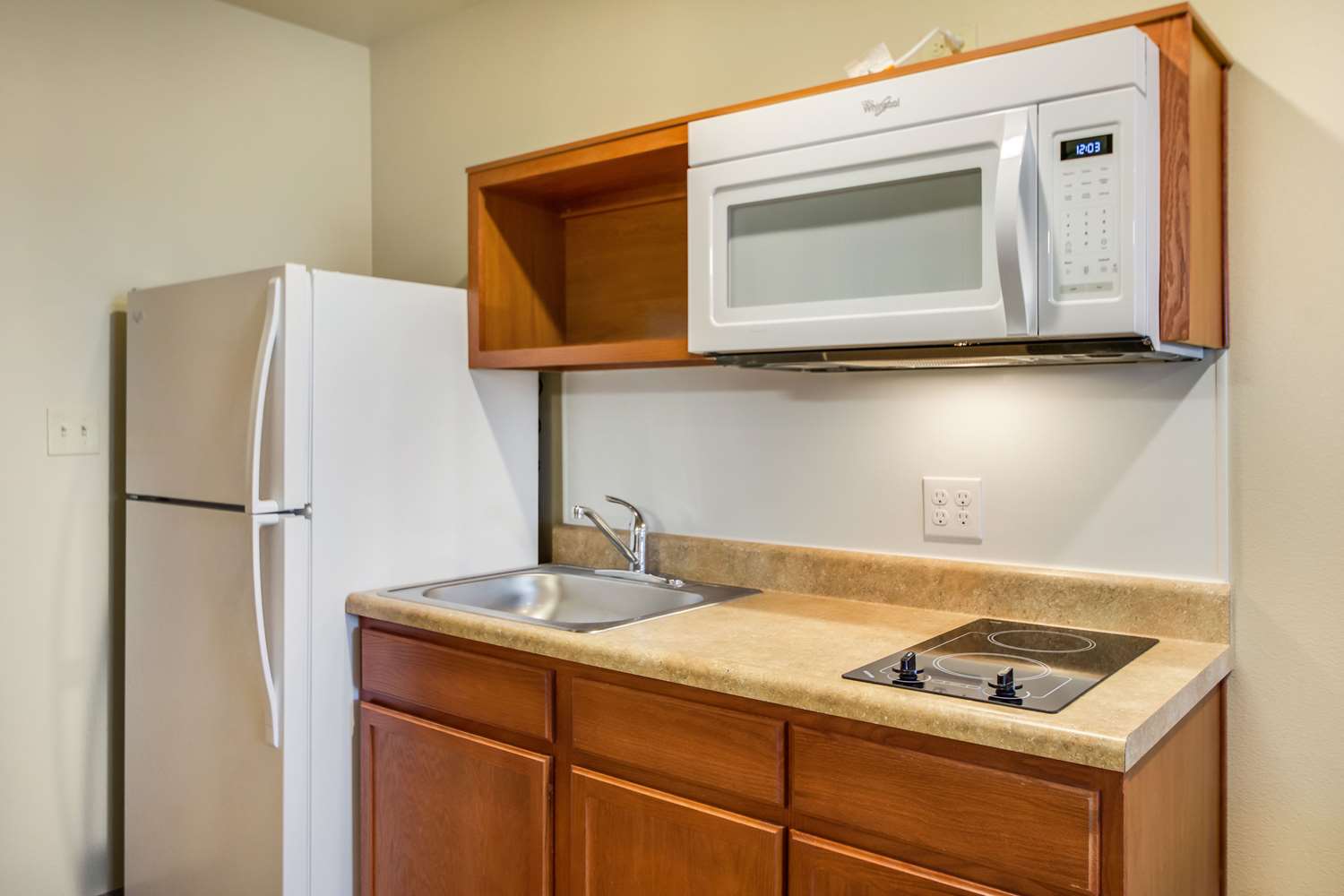 Efficiency, Queen Bed، Econo Lodge Burlington I-70 7/8