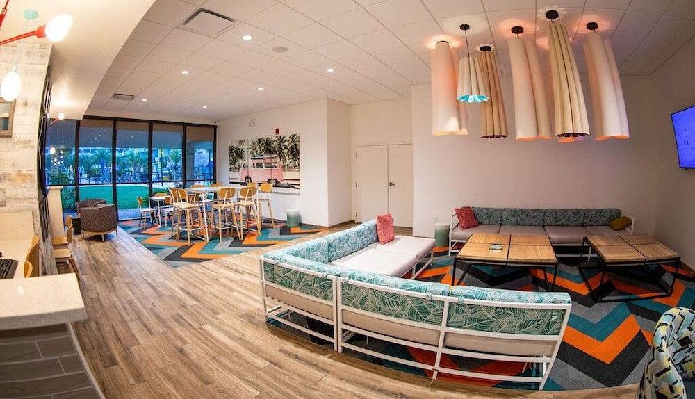 Beachside Hotel and Suites 38/43