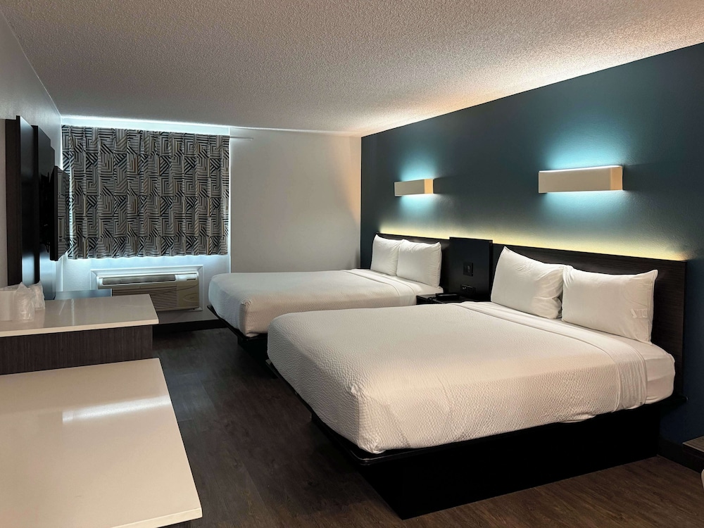 Studio6 Suites Carson, CA 15/37
