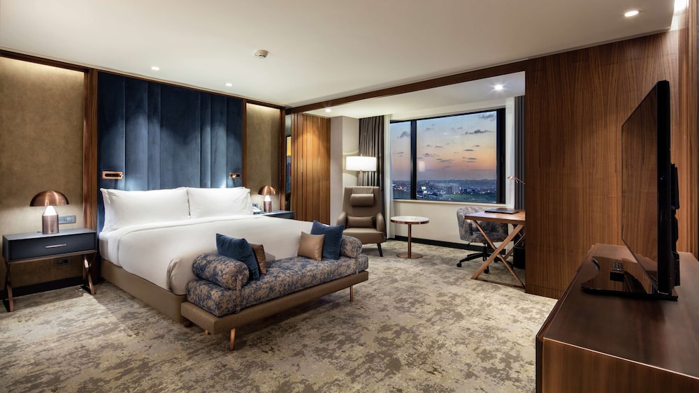 Hilton Istanbul Maslak 24/82