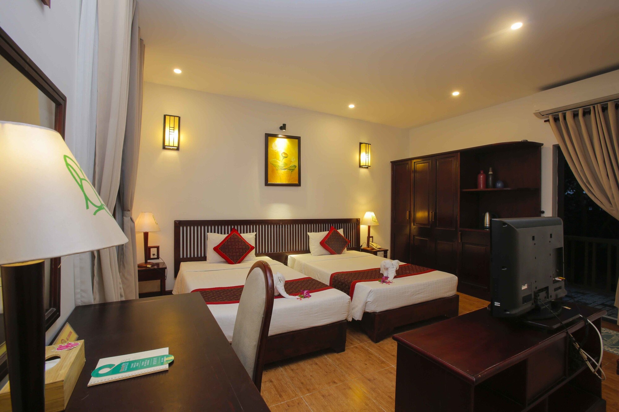 Deluxe, Twin Beds, Pool Side, Hoi An Garden Villas 5/8