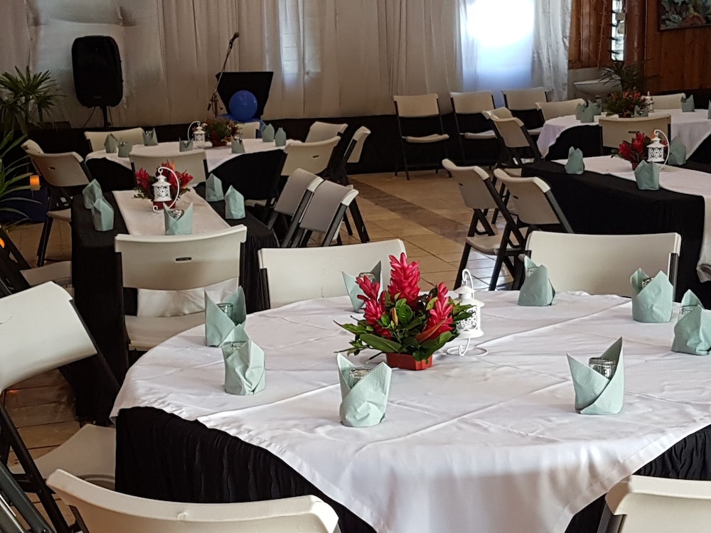 Grand Melanesian Hotel 41/50