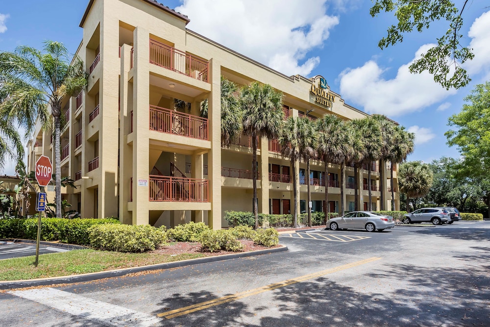 Boca Suites Deerfield Beach, SureStay Collection by Best Western FL in DEERFIELD BEACH - FL