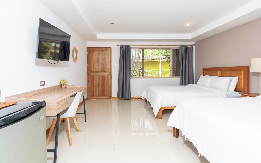 Deluxe, 2 Queen Beds