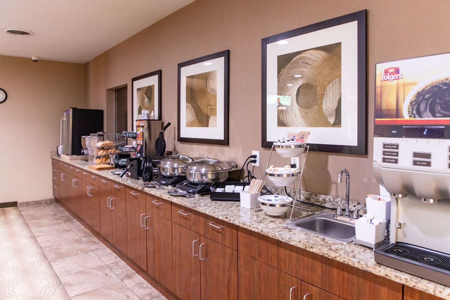 MainStay Suites Fargo - I-94 Medical Center 41/41