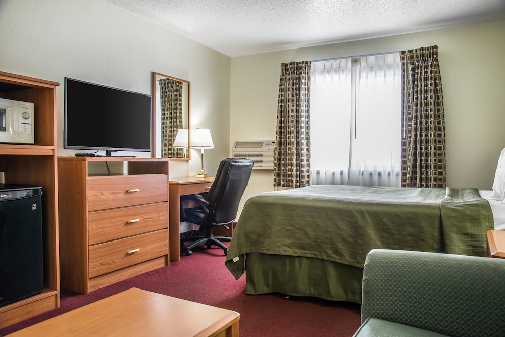 Hudson Inn & Suites (ex Quality Inn) 31/38
