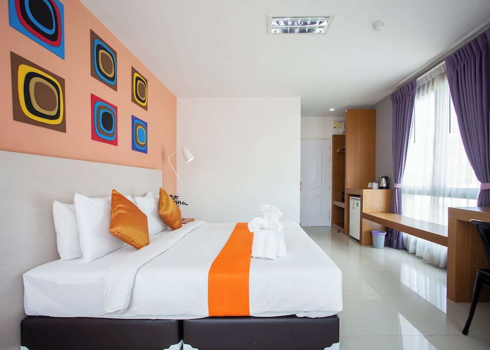 DELUXE, DOUBLE BED