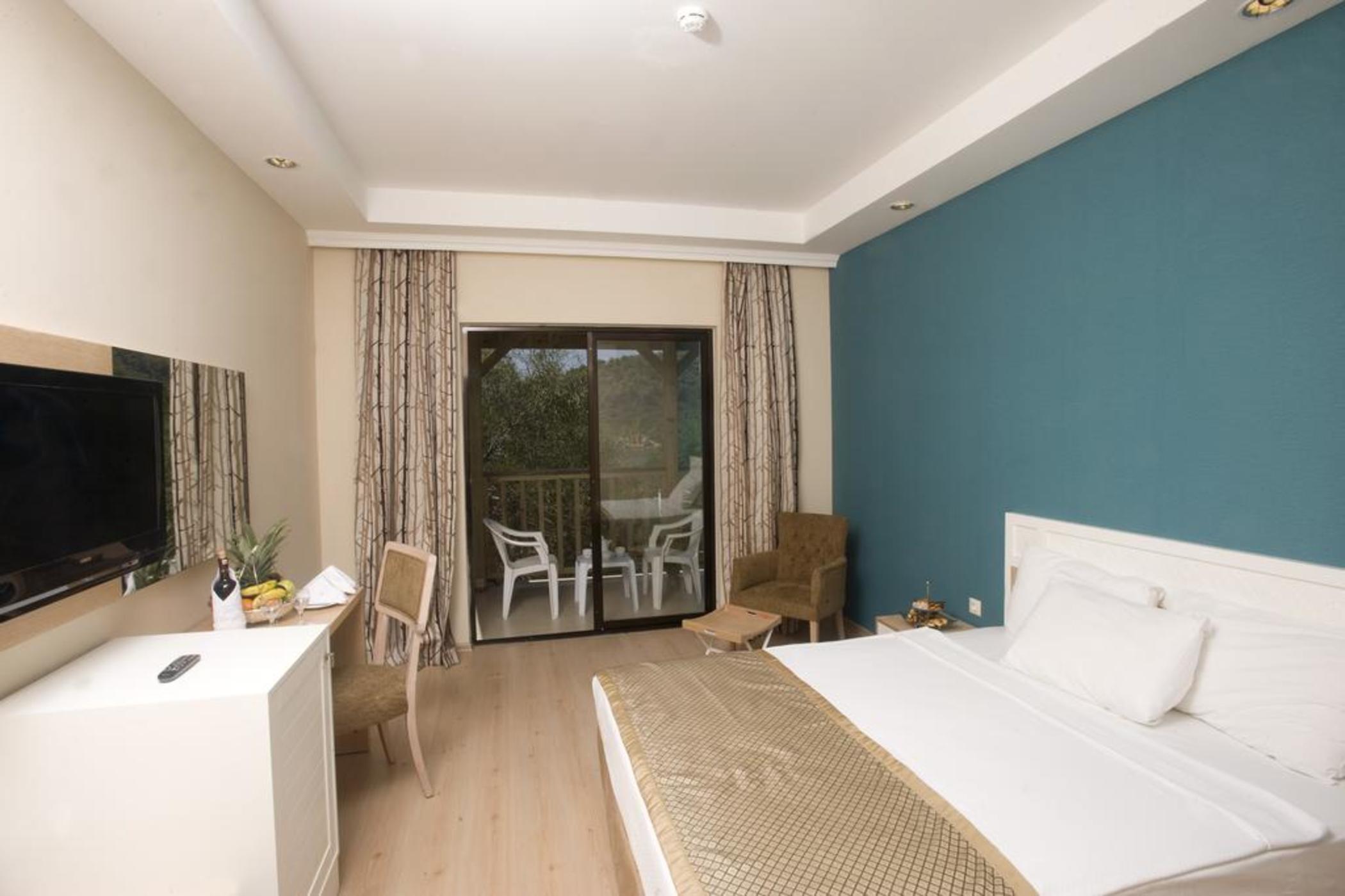 Room, Single, Double Bed, Lateral Side Sea View