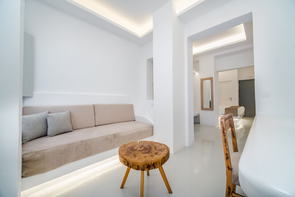 Serenita Luxury Suites 53/71