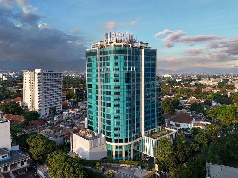 Crowne Plaza Bandung 4/75