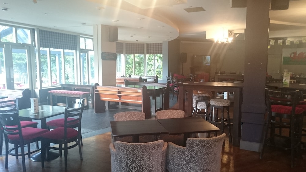 The Menai Hotel 33/46