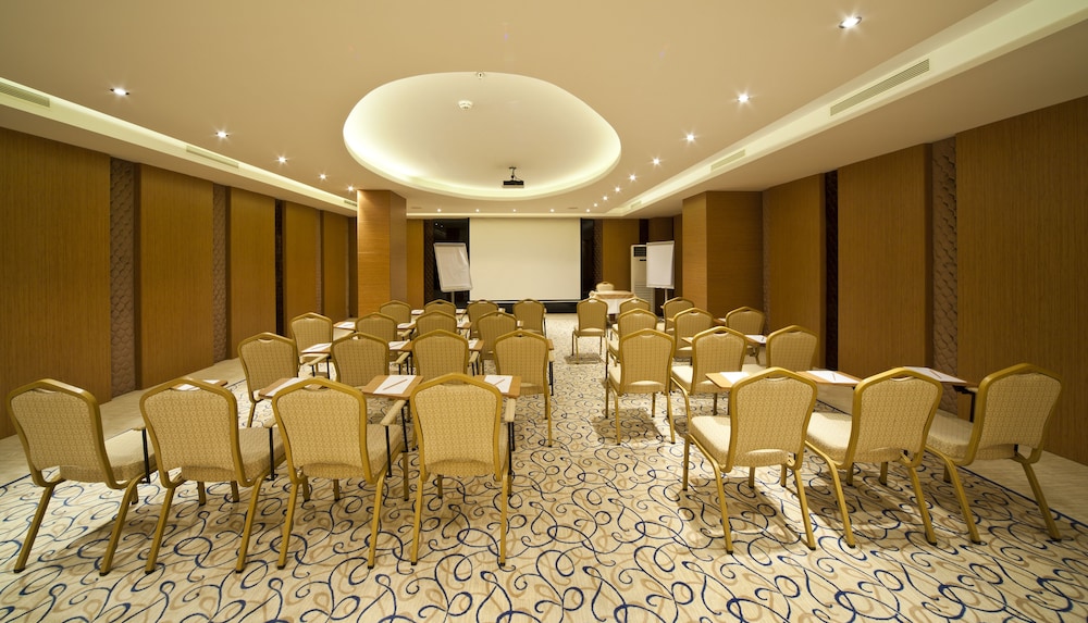 VOLLEY HOTEL ISTANBUL 65/73