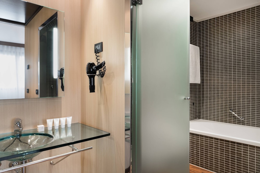 AC Hotel Bologna by Marriott 31/77