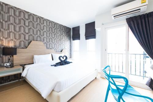 Standard, King Bed