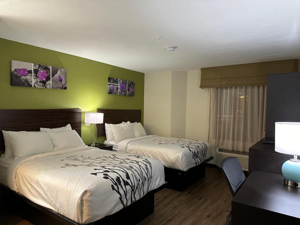 ROOM, 2 DOUBLE BEDS