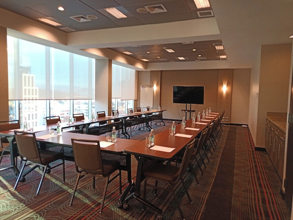 Hyatt Place Santiago Vitacura 52/56