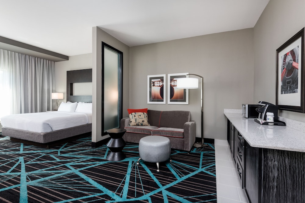 Holiday Inn Express And Suites Charlotte Airport 18/58