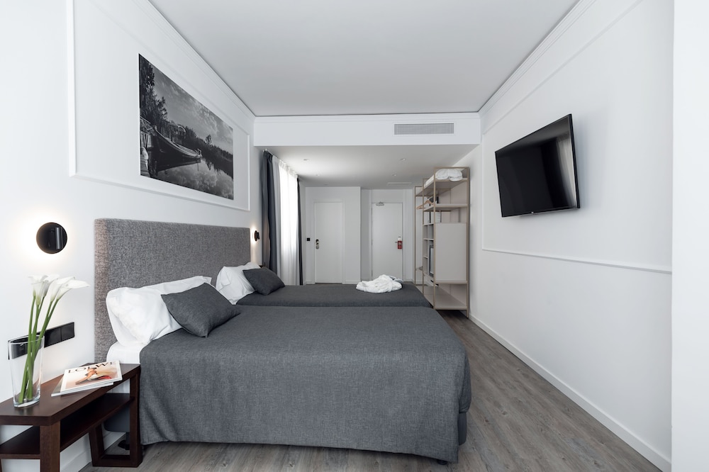 STANDARD, DOUBLE OR TWIN BED
