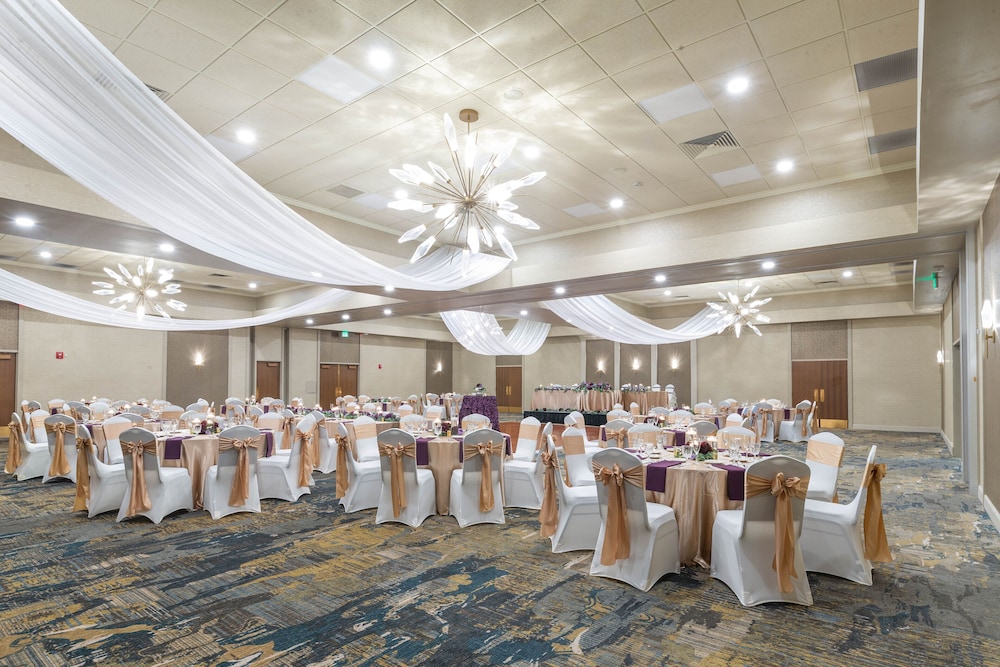 Holiday Inn Cleveland-S Independence 40/58
