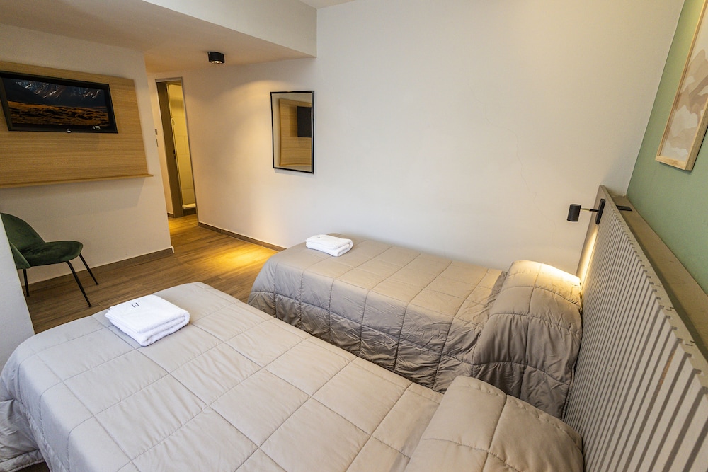 M383 Hotel Bariloche 14/47