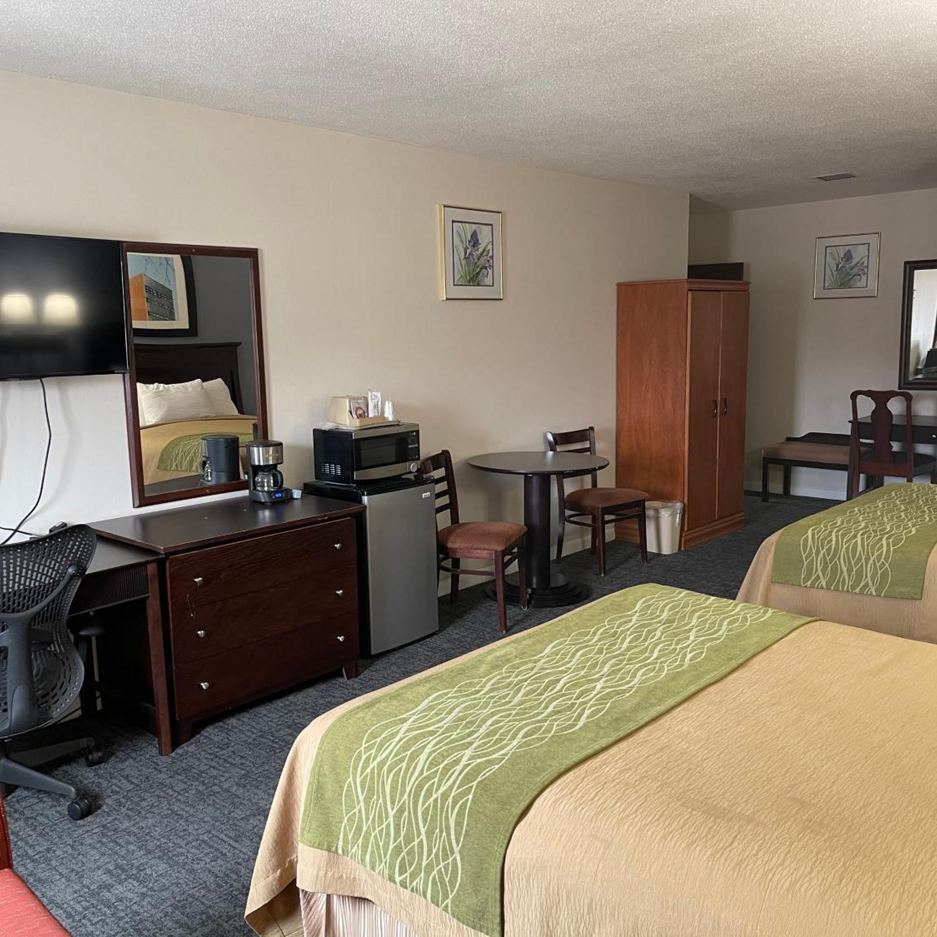 Village Inn Green Bay 24/31