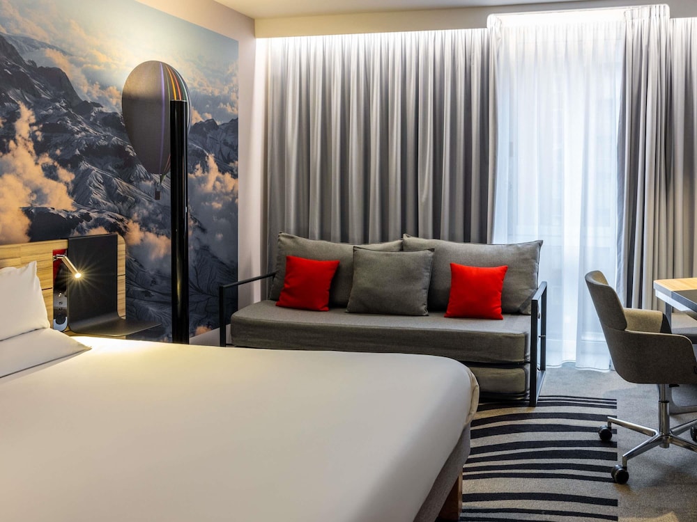 Novotel Leeds Centre 53/73