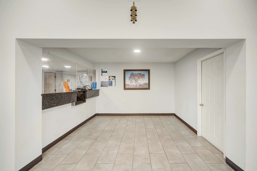 Lobby at Motel6 San Antonio, TX – I-35 North Corridor, SAN ANTONIO - TX