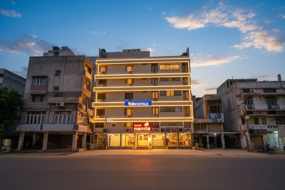 Oyo Rooms Ludhiana Railway Station Clock Tower 4/50