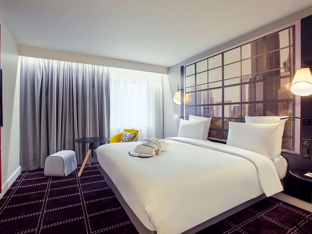 Mercure Paris La Défense Grande Arche 25/80