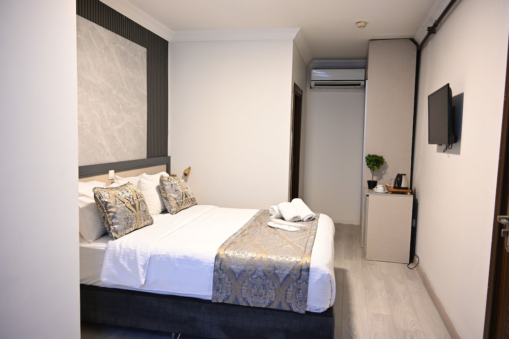 STANDARD, DOUBLE BED