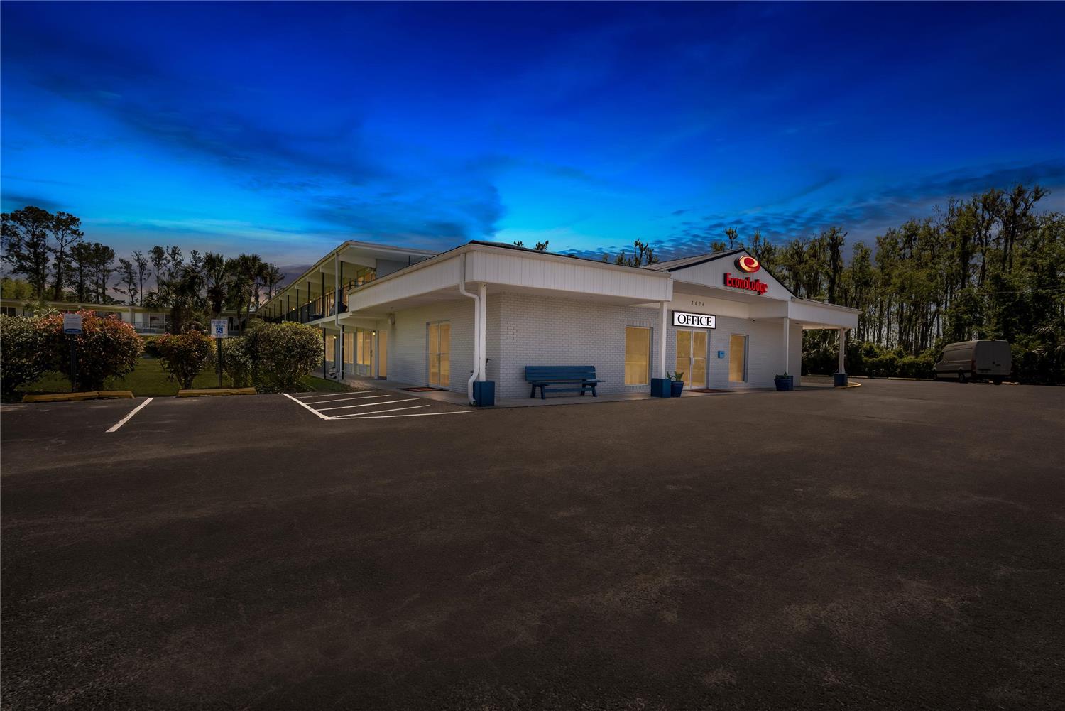 Econo Lodge Jennings, FL 27/30
