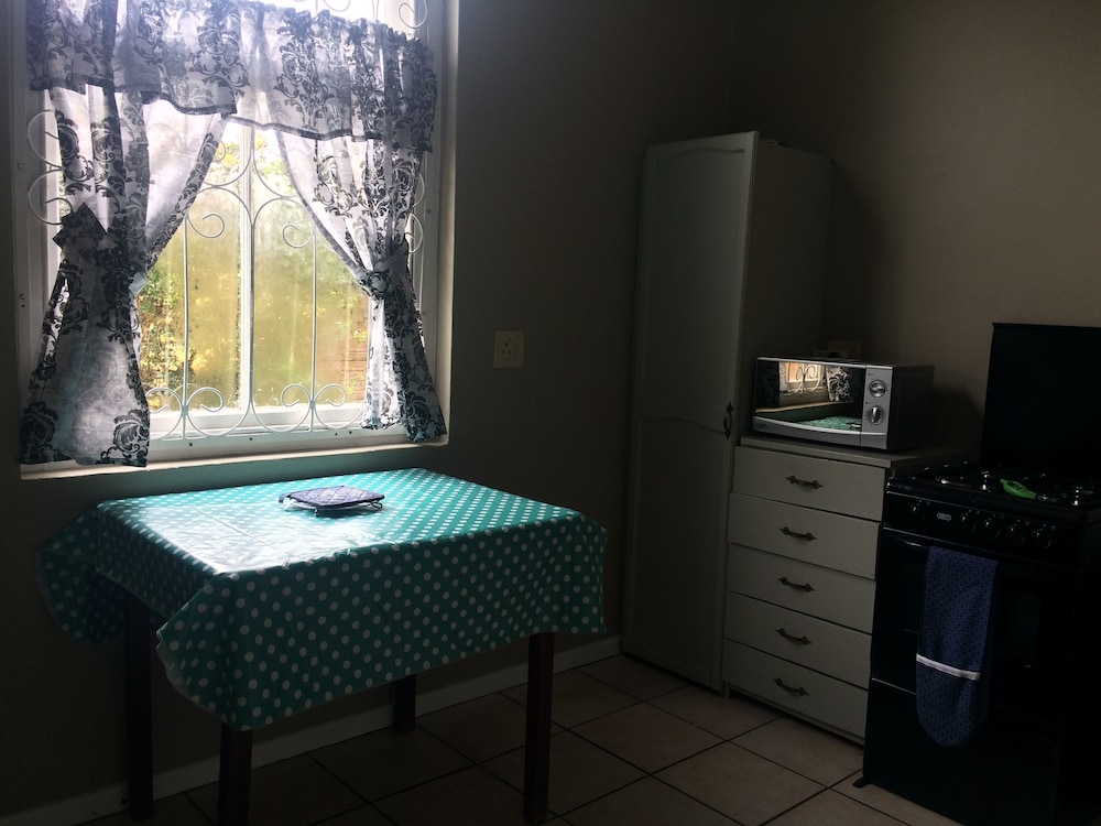 30 On Oatlands Road 15/27