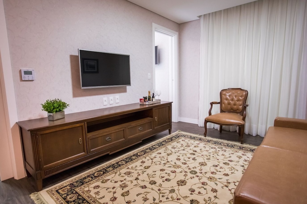 Sofistic Hotel 32/50