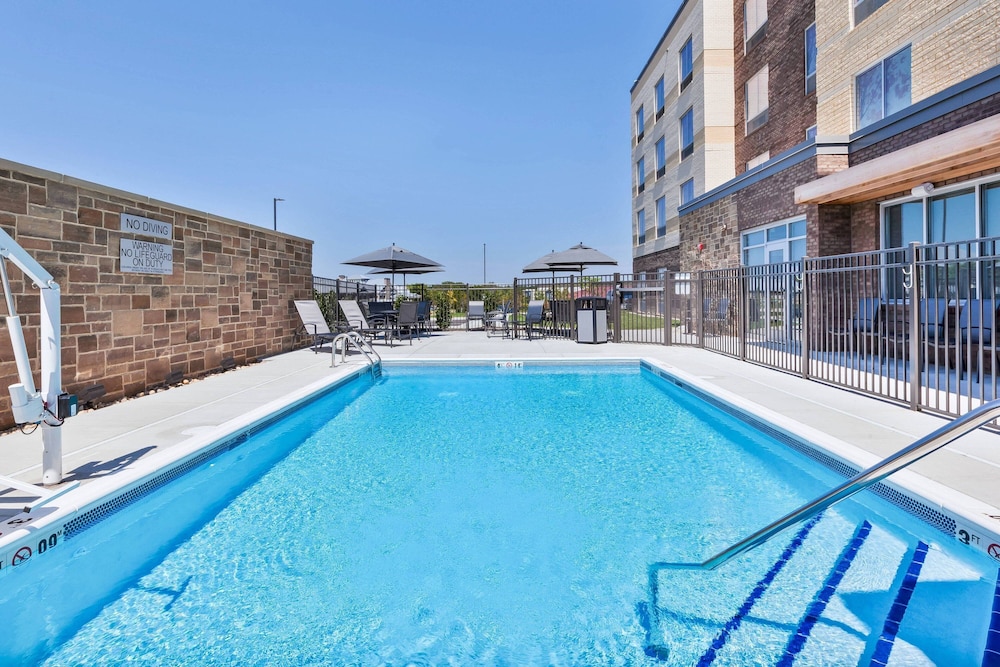 Fairfield Inn & Suites By Marriott Cincinnati Airport South/Florence 3/21