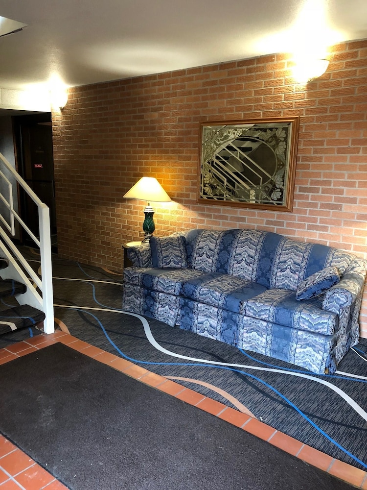 McGoverns Hotel and Suites 30/45