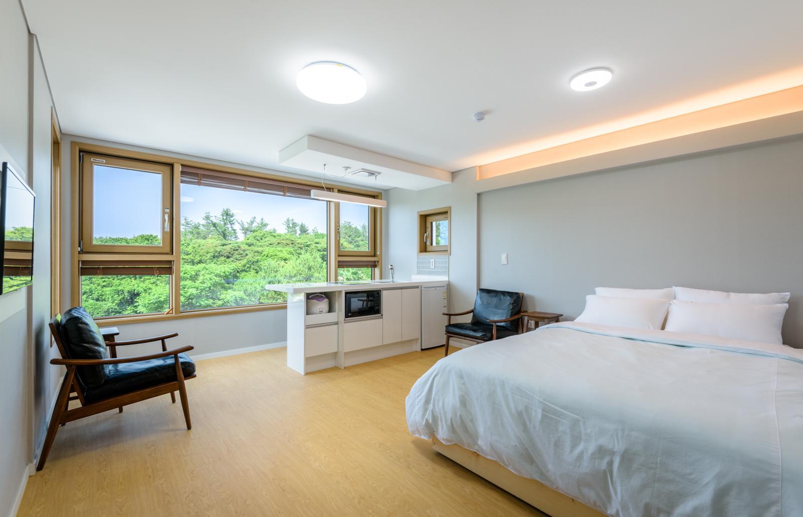Room, Double Bed