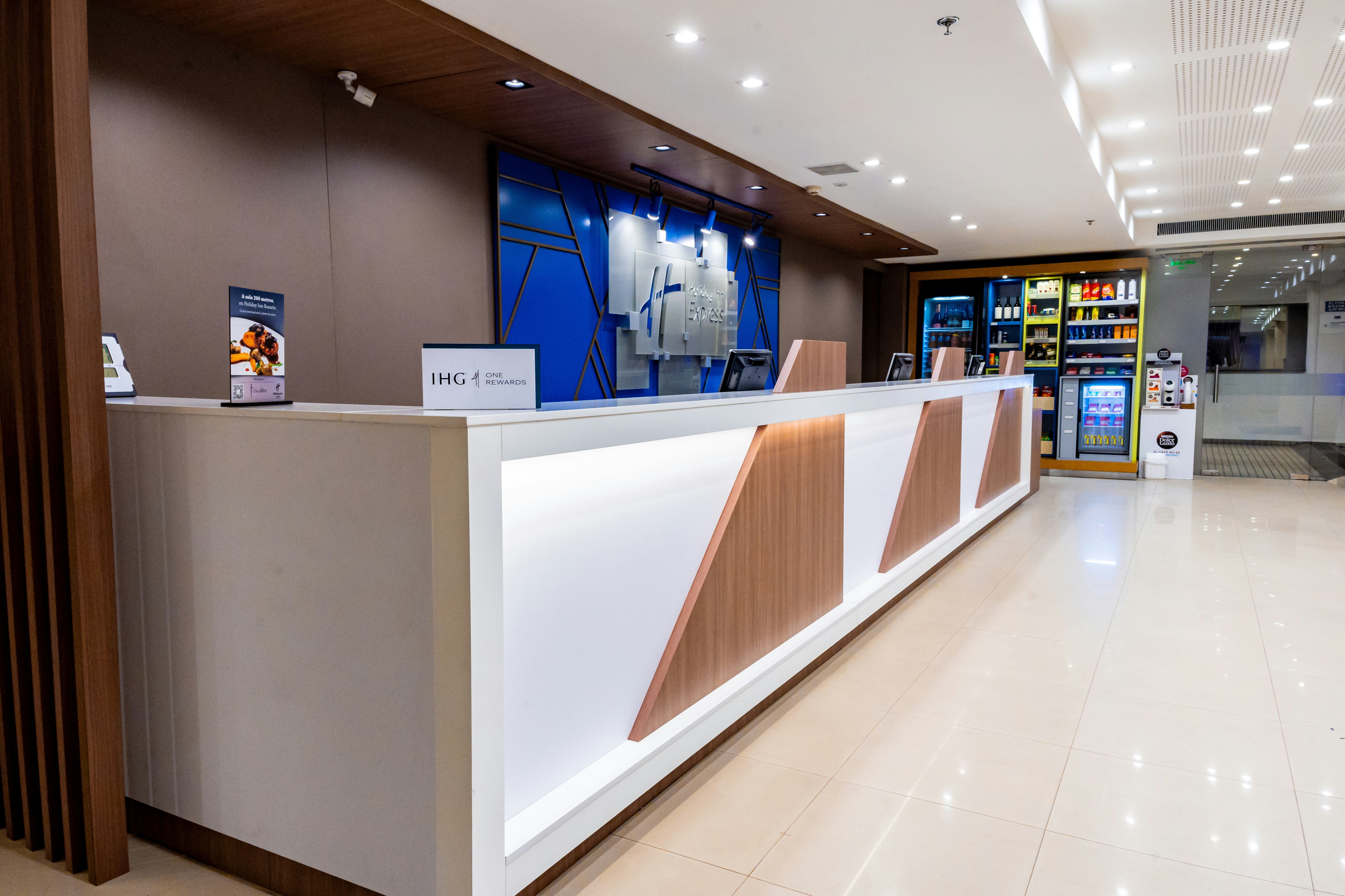 HOLIDAY INN EXPRESS ROSARIO 7/56