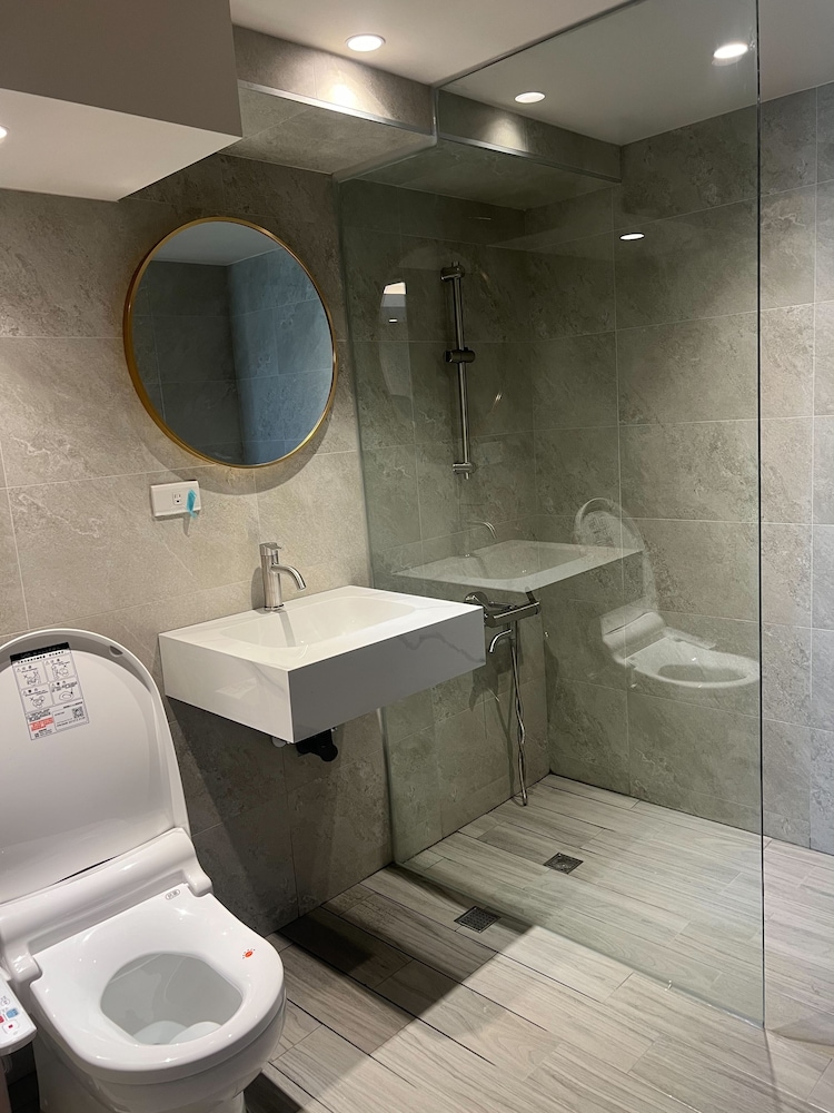 Jing Jing Holiday Hotel 42/46