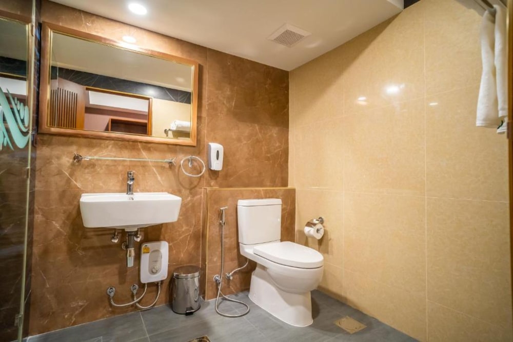 Siri Nakornpink Chiang Mai Hotel 72/75
